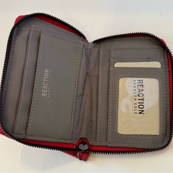 Kenneth Cole reaction red pebble leather zip around wallet - Picture 6 of 8